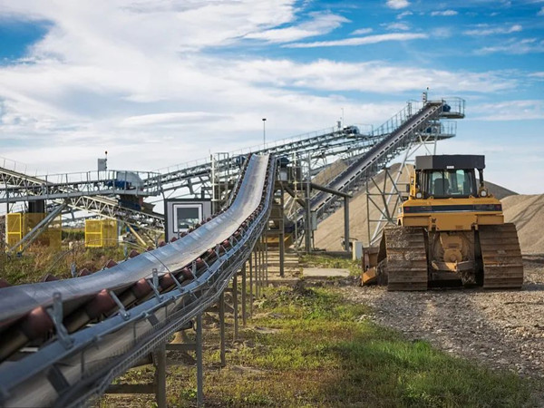 是什么设备让输送带运输更安全、更高能效？