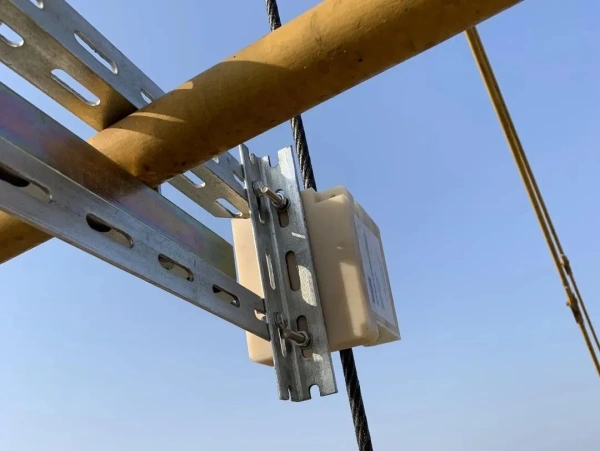 黄瓜视频成人在线观看断裂造成85吨吊车被压扁，引发安全思考